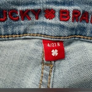 Lucky Brand Sweet Mid-Rise Straight Light Blue Denim with Red Tag Accent